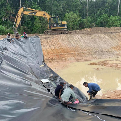 Glatte oder strukturierte Oberfläche HDPE-Geomembran-Teichfolien für das Dammprojekt in Südafrika