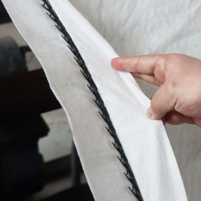 Geonet mit Geotextil in der Mitte 8 mm Dicke Schwarz Weiß Breite 4 m