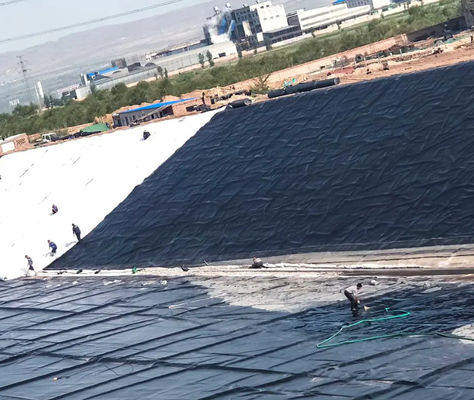 Geomembran aus HDPE-Behälter, Schwimmblätter, 0,5 mm Dicke Geomembran für Deponien, Länge 50-100 m