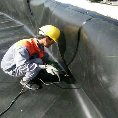 0.1mm-2.5mm HDPE Geomembran Liner für Teiche vor Ort Training und ausgezeichnete Haltbarkeit