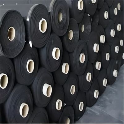 Outdoor-Vorgefertigte HDPE-Fischbeckenfolie 1 mm 2 mm für Wasserspeicher und Abwassertanker
