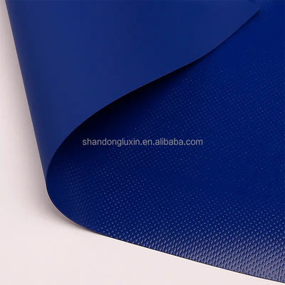 Outdoor-Industrie Nichtgewebte PVC-beschichtete Plane in grüner Farbe mit wasserdichten Eigenschaften