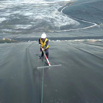 ASTM GRI-GM13 Standard 1 mm HDPE-Geomembran für Fischbecken und Deponien