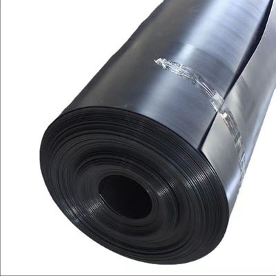 Schwarze doppelte glatte Oberfläche 0,5 mm HDPE-Geomembran für Fischbecken auf Straßen, Seen und Staudämmen