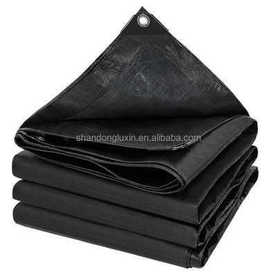 Leichtgewicht 200 GSM Schwarze Tarpaulin Rollen Breite 2-12m geeignet für verschiedene Oberflächen